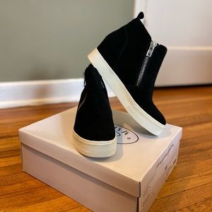 Steve Madden Wedgie Black Suede Wedge Sneaker Size 7.5 - NWT